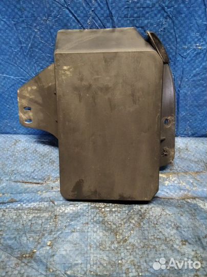 Направляющая заднего бампера задняя левая Renault