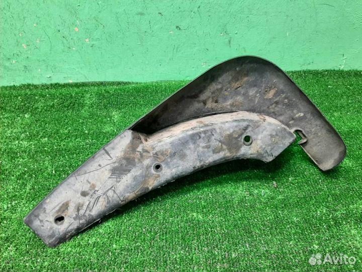 Брызговик передний левый Lexus RX300 (MCU15) 2002