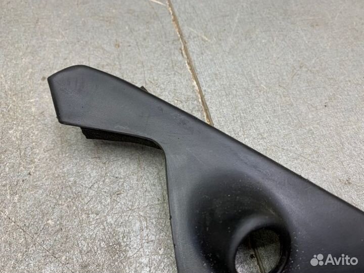Уголок двери передний правый Kia Spectra 1.6 S6D