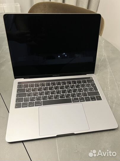 Apple MacBook Pro 13 2018 touch bar