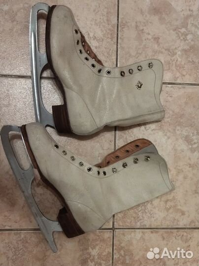 Коньки фигурные 38 размер