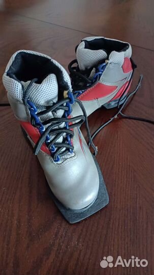 Детские лыжные ботинки р 32