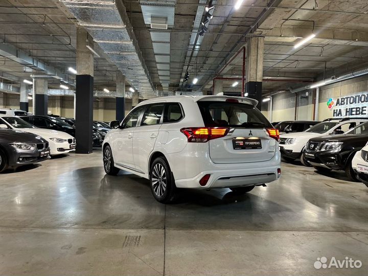 Mitsubishi Outlander 2.0 CVT, 2022, 10 281 км