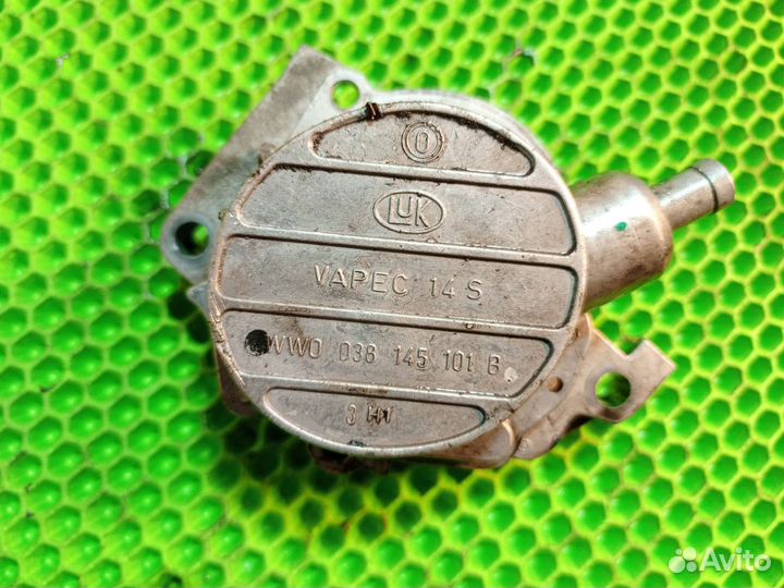 Насос вакуумный Skoda Octavia