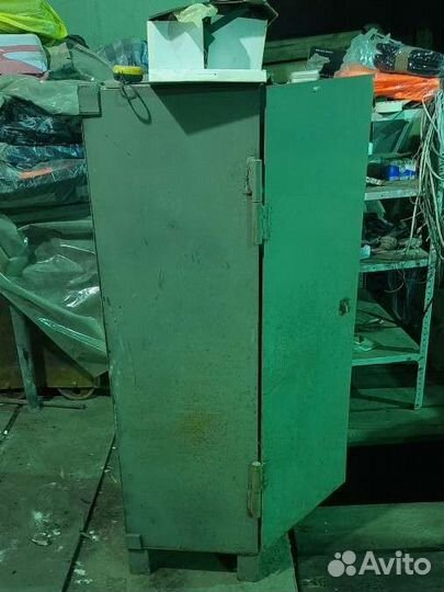 Сейф металлический