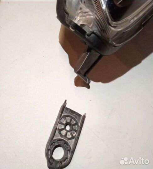 Фара Левая ксенон (в сборе) Legacy84001AJ170