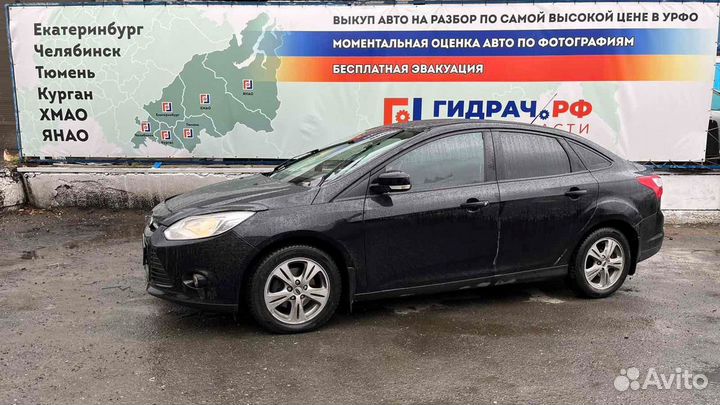 Уплотнитель стекла заднего правого Ford Focus 3 17