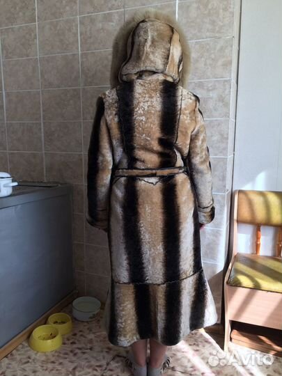 Шуба мутоновая с капюшоном