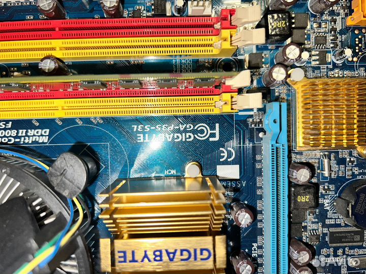 Материнская плата 775