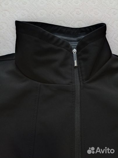 Женская куртка софтшелл чёрная Bench 44 S M