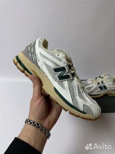 New balance 1906r white green