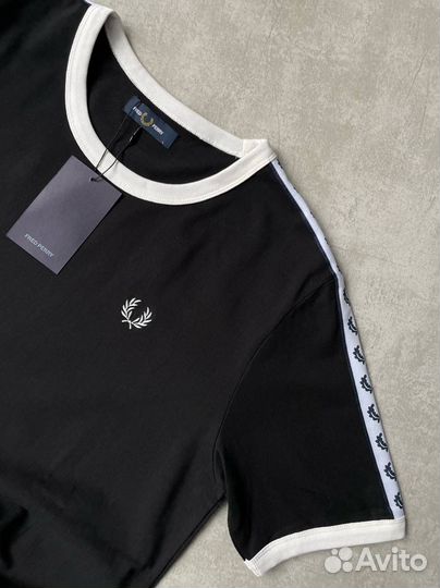 Футболка Fred perry с лампасами