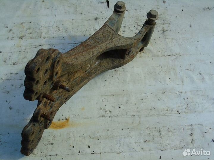 Кронштейн реактивной тяги, ведущего моста, правый