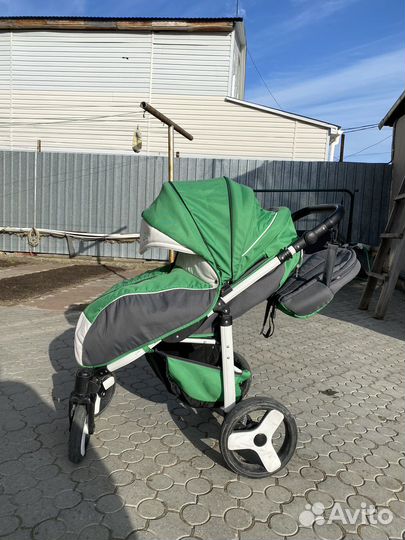 Прогулочная коляска