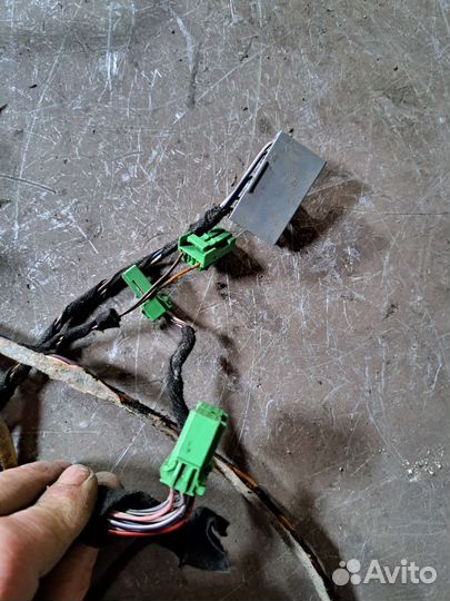 Проводка потолка Volvo S80