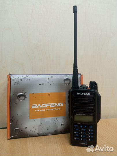 Рация Baofeng UV-9R plus с гарнитурой