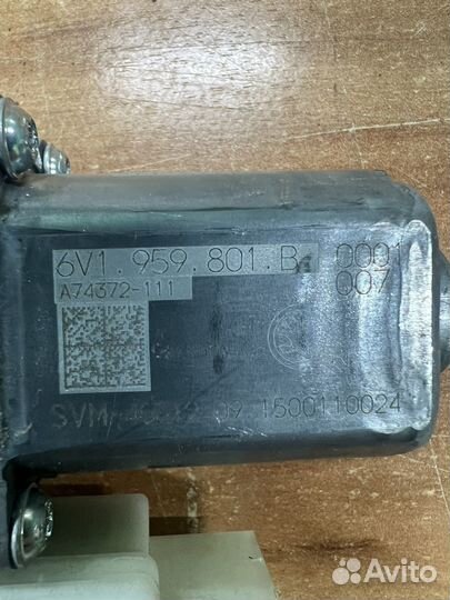 Моторчик стеклоподъемника skoda rapid