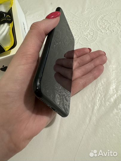 iPhone SE (2020), 64 ГБ