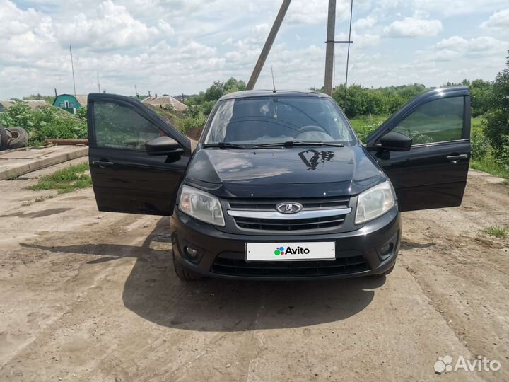 LADA Granta 1.6 МТ, 2014, 100 000 км