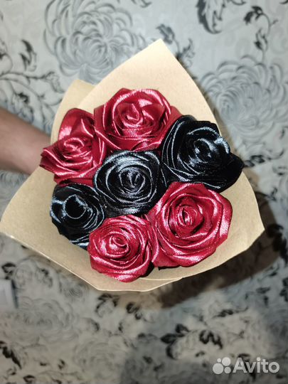 Делаю розы из атласных лент