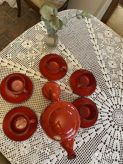 Красный чайный югославский сервис