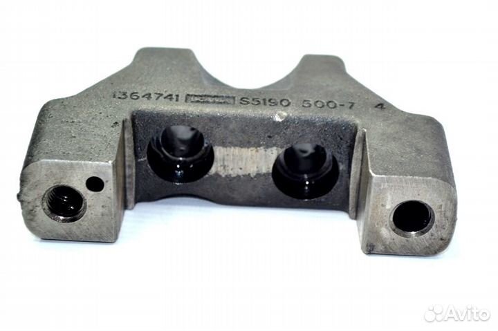 Кронштейн вала коромысла scania 4-series 124 (01.9