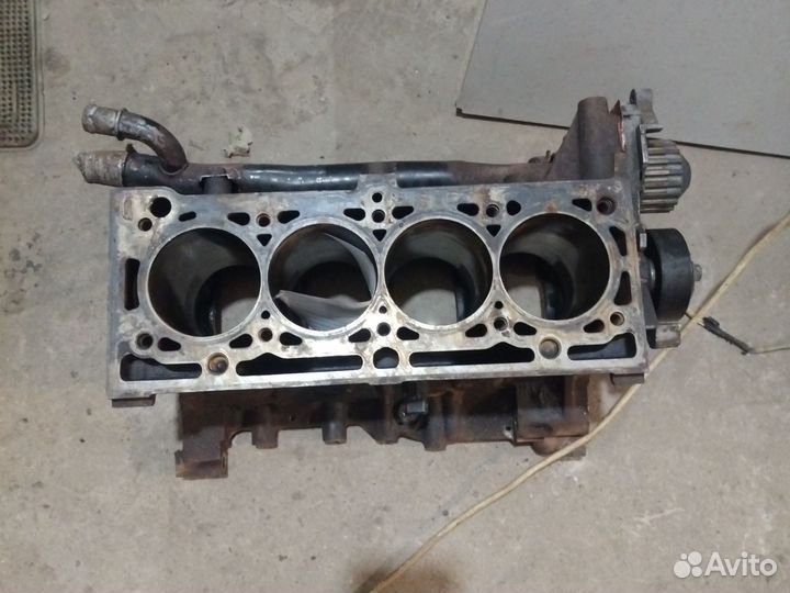 Головка блоков logan 1.4