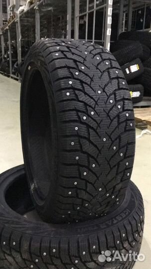 Tourador Ice Star TSW1 275/35 R20 102T