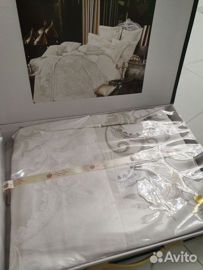 Постельное белье евро Lux сатин- жаккард. Новое