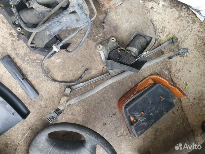 Моторчик дворника на форд эскорт 1996г