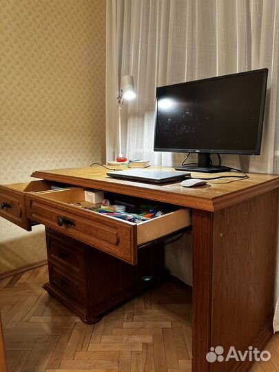 Дубовый письменный стол