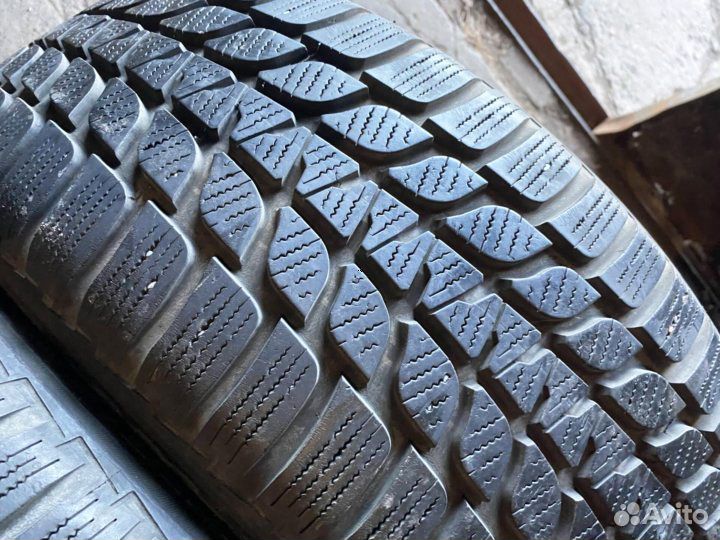 Bridgestone Blizzak LM-25 225/40 R18