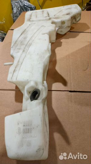 Бачок омывателя Nissan Pathfinder R51 Navara D40