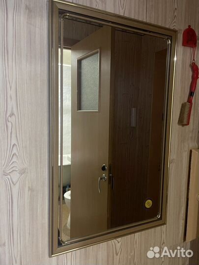 Зеркало настенное в прихожую бу