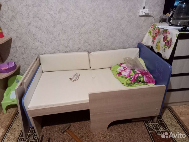 Детская кроватка