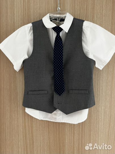 Костюм на мальчика 3-4 года новый