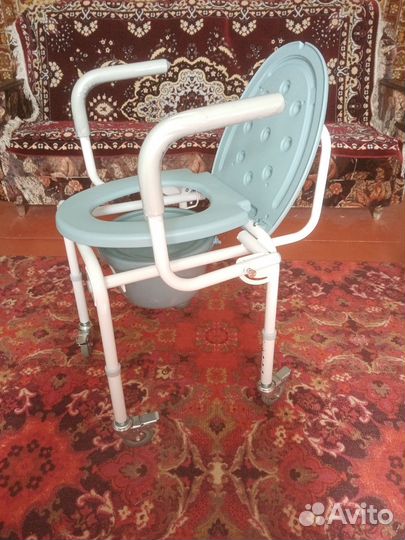 Кресло-стул с санитарным оснащением