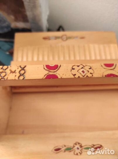 Шкатулка для сигарет, сигаретница