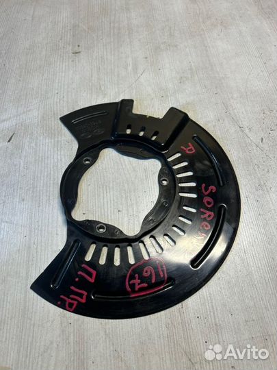 Щит опорный передний правый Kia Sorento UM D4HB