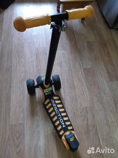 Самокат детский трехколесный