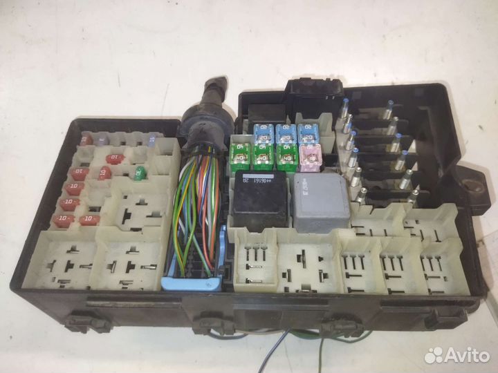 Блок предохранитель Ford Focus 2 2007-2011