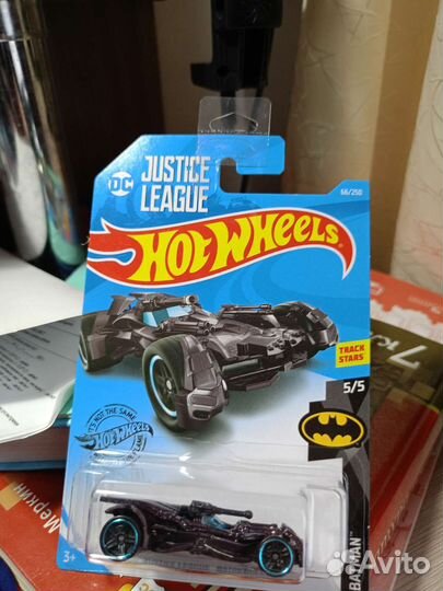 Hot wheels машинки бетмон