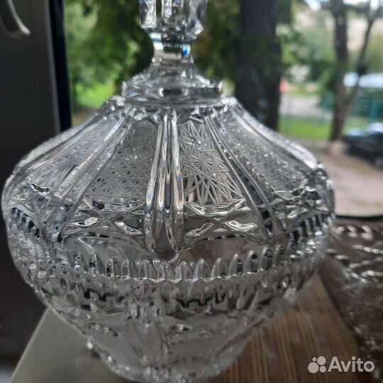 Конфетница на ножке,хрусталь