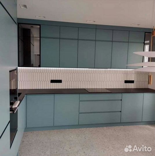 Угловой кухонный гарнитур