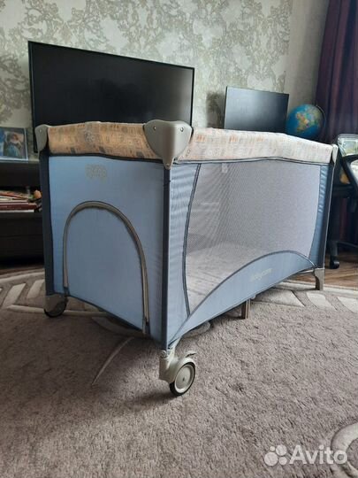 Манеж детский складной