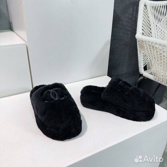Женские тапочки Chanel