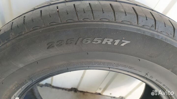 Nexen N Fera RU1 235/65 R17 108V