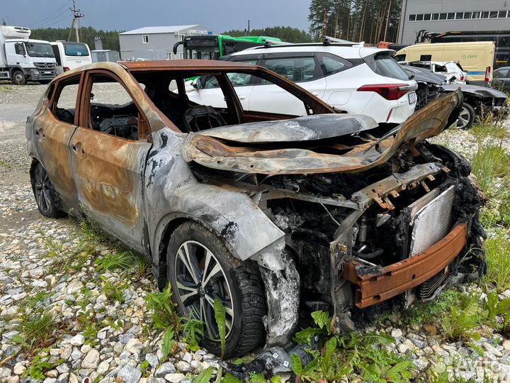Nissan Qashqai 2.0 CVT, 2020, битый, 999 999 км