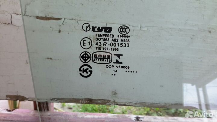 Переднее боковое правое стекло Киа Церато2