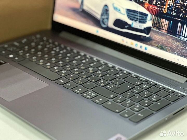 Ноутбук новый I3-1215U 8/256 15.6 дюйма